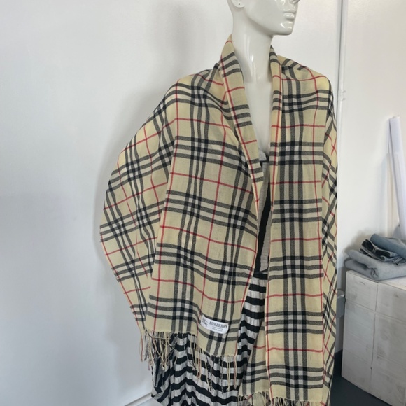 Burberry 100 % pashmina shawl scarf Made in London - Picture 2 of 6